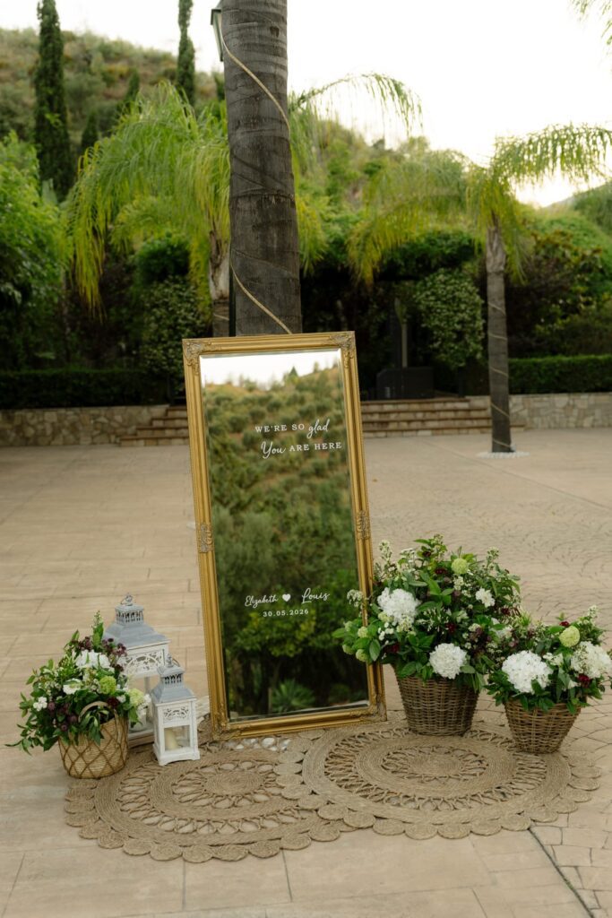 Espejo de bienvenida boda Elizabeth y Louis.